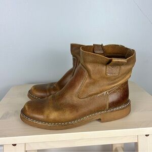 ROOTS Tribe Leather Ankle Boots Size 8 Brown Tan Slip On